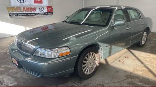 LINCOLN TOWN CAR 2004 1LNHM81W34Y616335 image